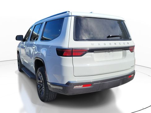 Used 2022 Jeep Wagoneer Series III RWD image 3