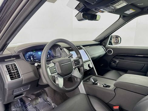 Used 2025 Land Rover Discovery S AWD/4WD image 10