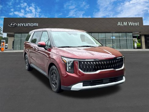 Used 2025 Kia Carnival FWD image 3