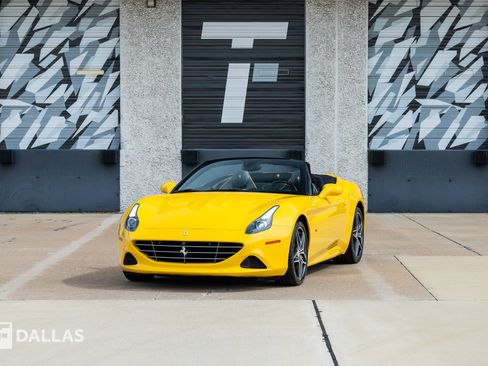 Used 2016 Ferrari California T RWD image 6