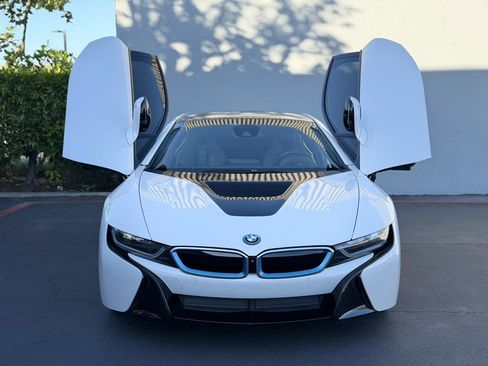 Used 2015 BMW i8 image 2