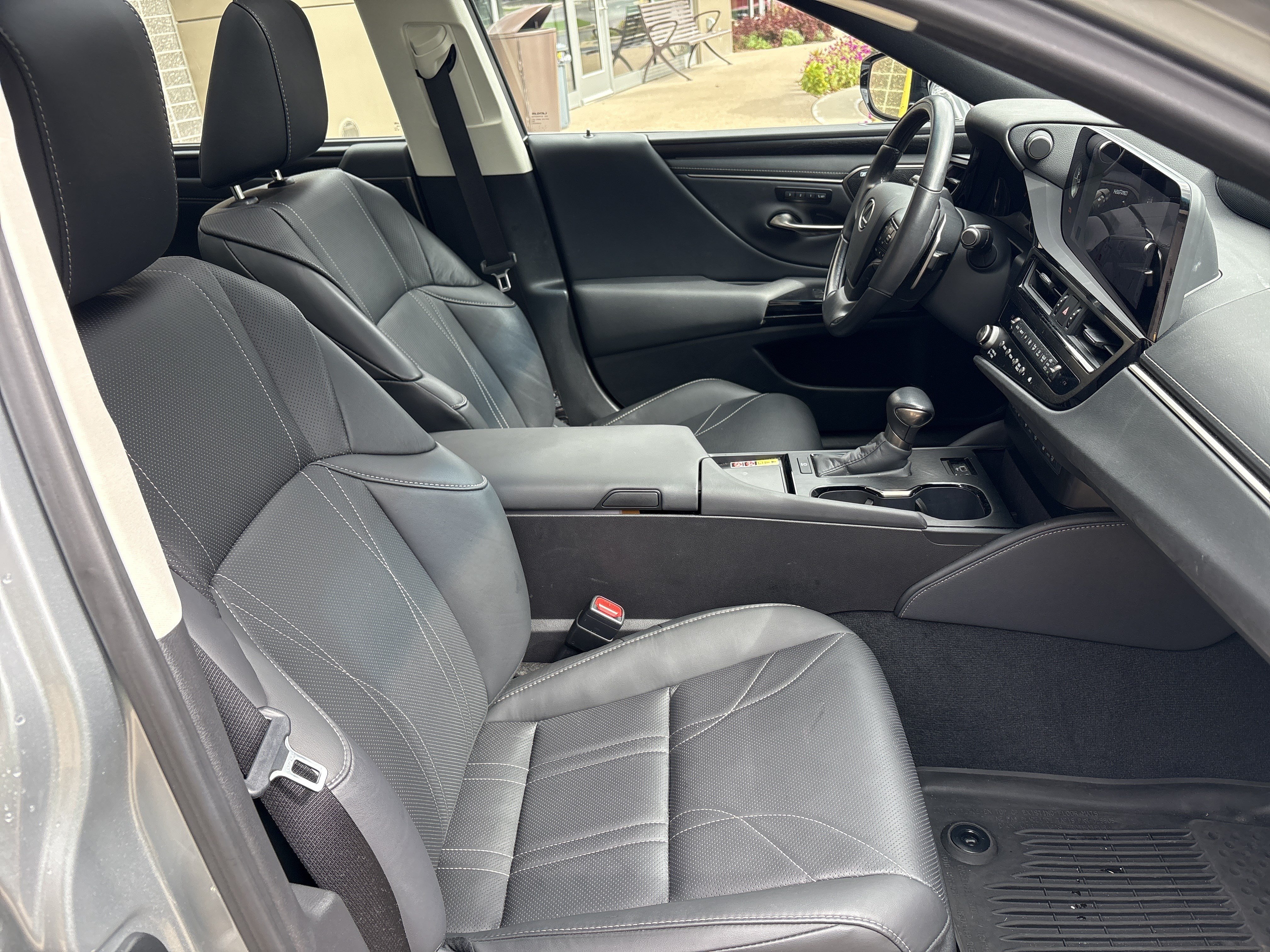 Used 2025 Lexus ES 350 Ultra Luxury w/ Accessory Package (Z2) FWD image 33