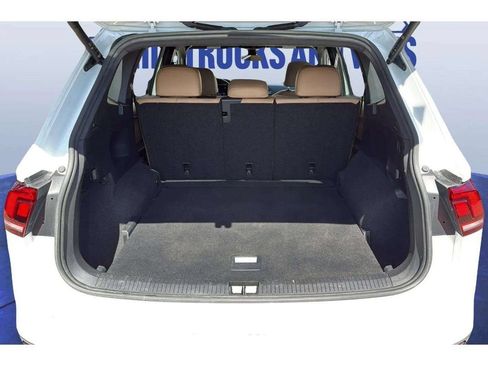 Used 2022 Volkswagen Tiguan SE AWD/4WD image 19