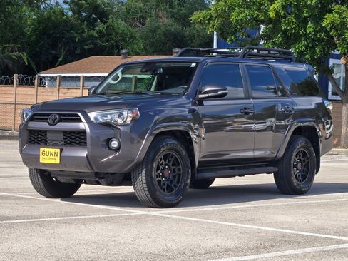 Used 2022 Toyota 4Runner SR5 Premium w/ Moonroof Package RWD image 7