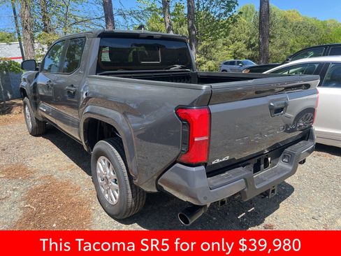 Used 2025 Toyota Tacoma SR5 image 11