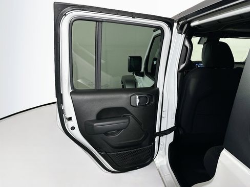 Used 2025 Jeep Wrangler Sport S image 24