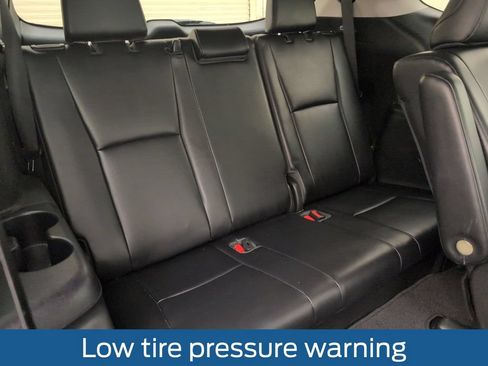 Used 2022 Toyota Highlander XLE AWD/4WD image 19