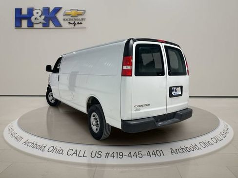 Used 2021 Chevrolet Express 2500 Extended RWD image 4