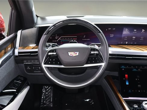 Certified 2025 Cadillac Escalade ESV Sport Platinum AWD/4WD image 14