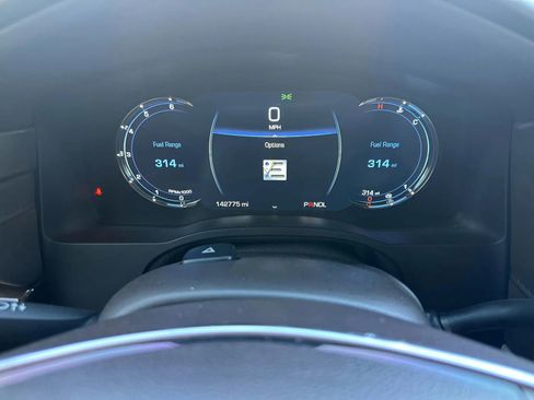 Used 2017 Cadillac Escalade Luxury image 35