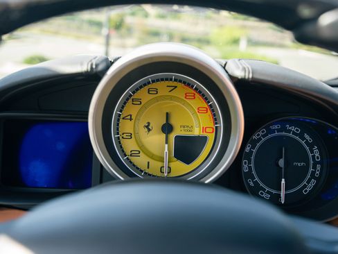 Used 2017 Ferrari California T RWD image 24