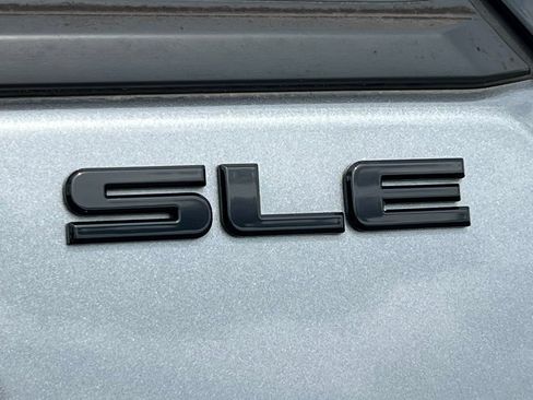 Used 2020 GMC Terrain SLE w/ Driver Convenience Package AWD/4WD image 2
