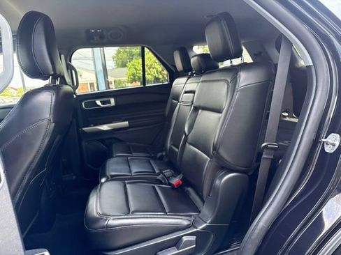 Used 2023 Ford Explorer XLT w/ Equipment Group 202A AWD/4WD image 11