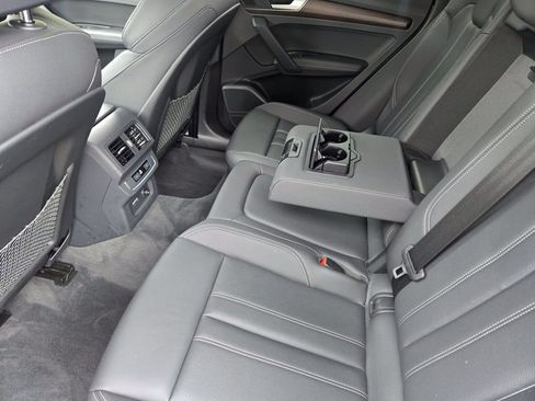 Used 2023 Audi Q5 2.0T Premium Plus w/ Premium Plus Package AWD/4WD image 40