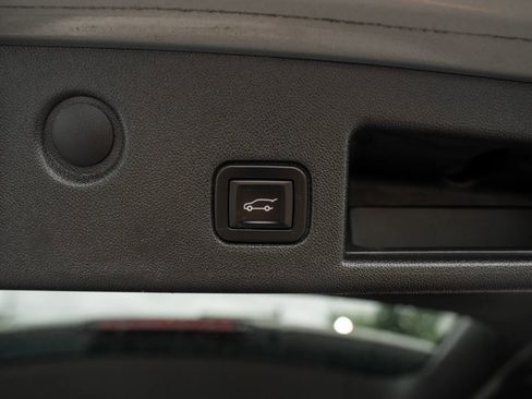 Used 2019 Chevrolet Equinox LT FWD image 10