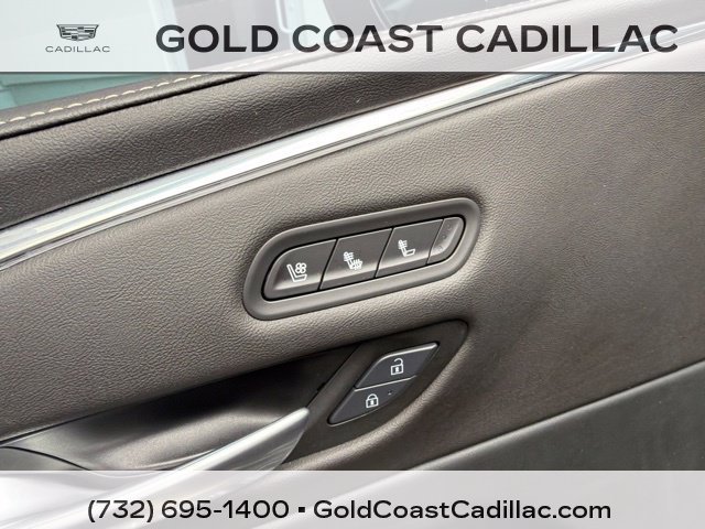 Used 2024 Cadillac Escalade Premium Luxury AWD/4WD image 23