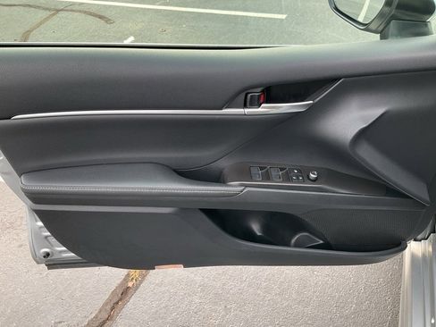 Used 2023 Toyota Camry XSE image 3