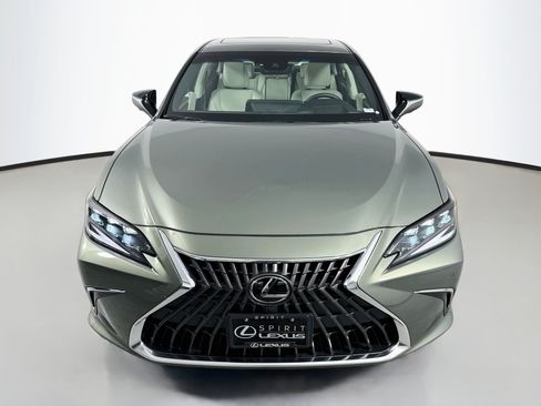 Used 2025 Lexus ES 300h Ultra Luxury w/ Accessory Package (Z2) FWD image 2
