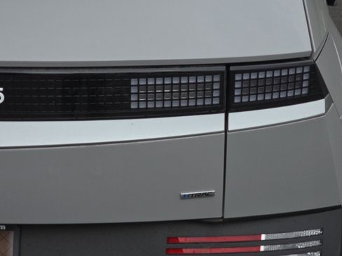 New 2025 Hyundai Ioniq 5 SE image 27