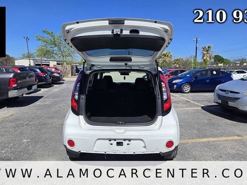 Used 2018 Kia Soul + FWD image 23