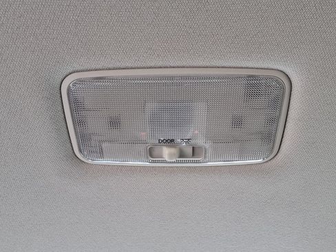 Used 2022 Toyota Corolla LE FWD image 18