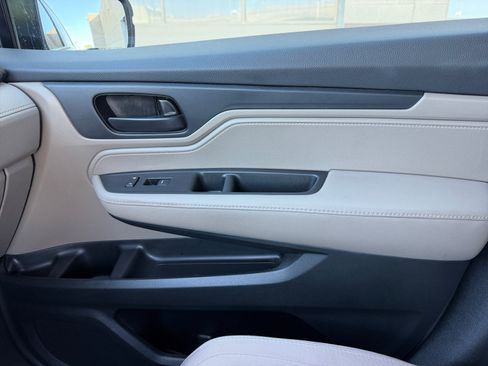 Used 2019 Honda Odyssey EX image 16