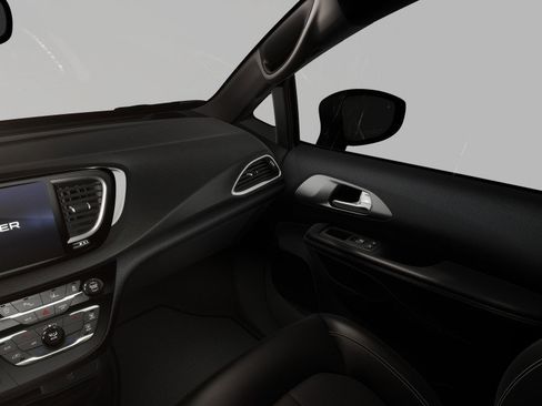 New 2026 Chrysler Voyager LX image 7