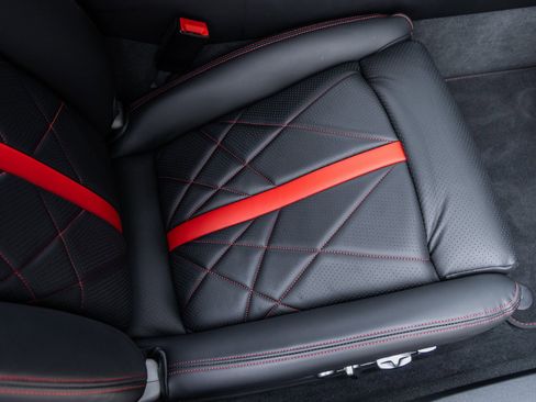 Used 2018 Porsche 718 Cayman S w/ Sport Chrono Package image 34