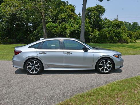 Certified 2025 Honda Civic Sport Touring image 5