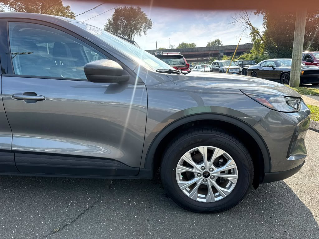 Used 2025 Ford Escape Active AWD/4WD image 25