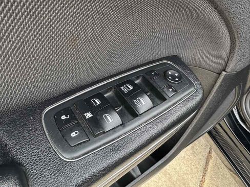 Used 2017 Dodge Charger SE image 15