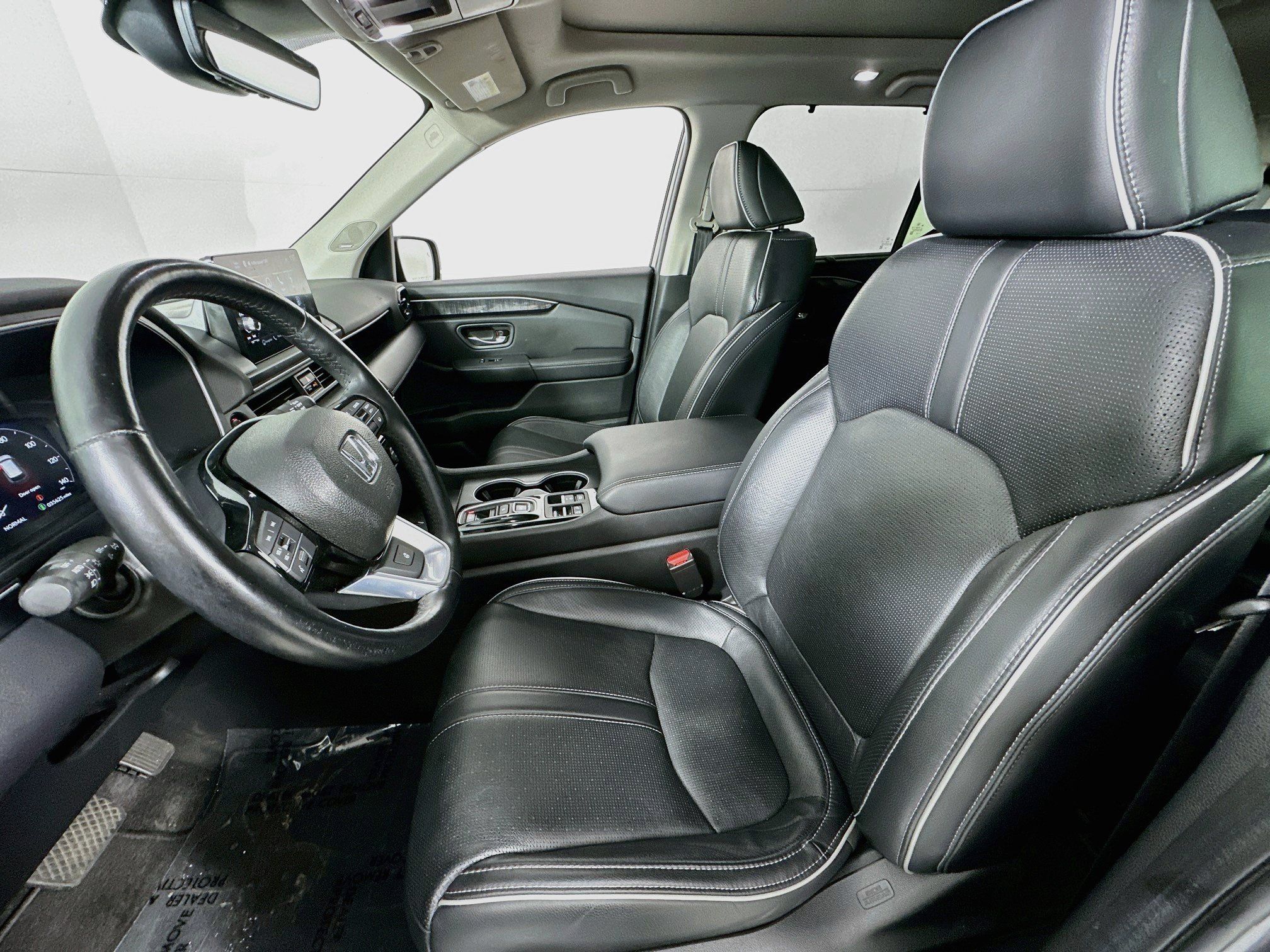 Used 2023 Honda Pilot Elite image 22