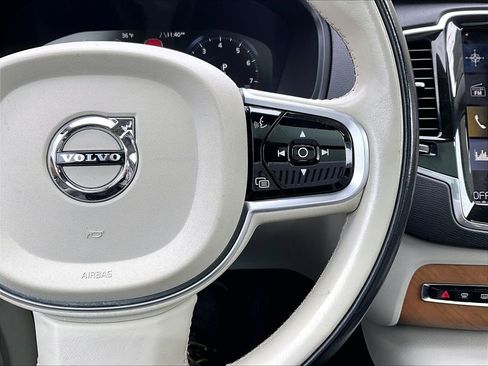 Used 2021 Volvo XC90 T6 Momentum w/ Protection Package Premier AWD/4WD image 17