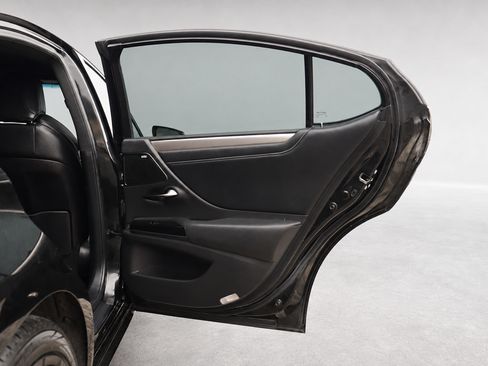 Used 2023 Lexus ES 350 F Sport w/ Accessory Package (Z2) FWD image 13