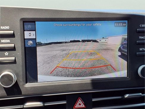 Used 2026 Hyundai Elantra SE FWD image 11