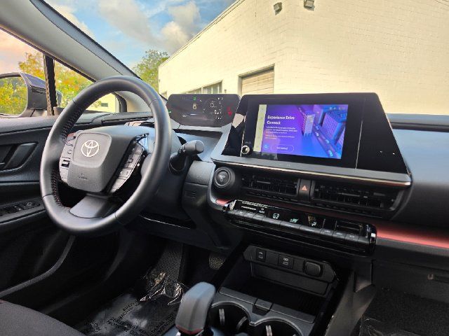 Used 2024 Toyota Prius Prime FWD image 13
