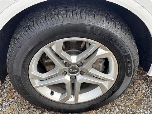 Used 2019 Audi Q5 2.0T Premium w/ Convenience Package image 9