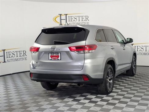 Used 2017 Toyota Highlander Plus image 2