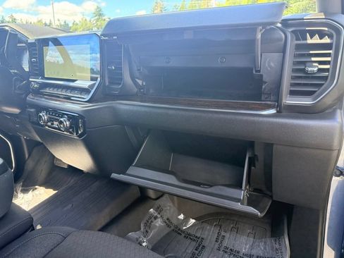Used 2024 GMC Sierra 1500 SLE w/ Preferred Package AWD/4WD image 35