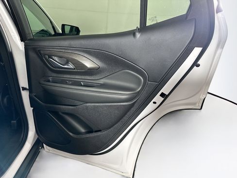 Used 2024 GMC Terrain SLE image 29