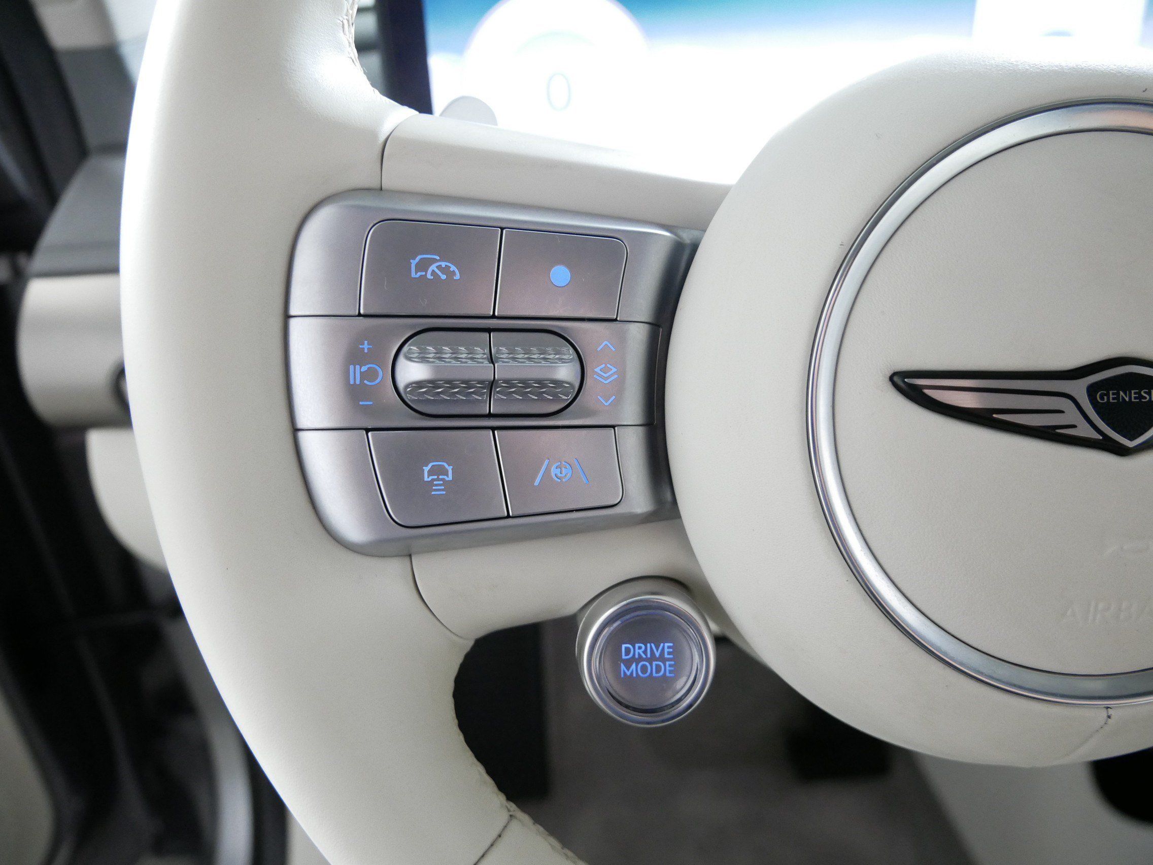 Certified 2023 Genesis GV60 Advanced AWD/4WD image 27