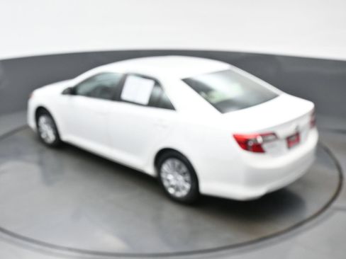 Used 2014 Toyota Camry LE FWD image 35