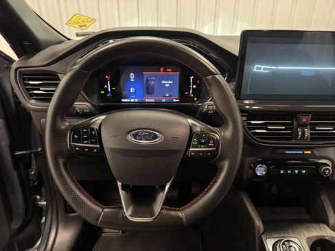 Used 2025 Ford Escape ST-Line w/ Tech Pack #1 AWD/4WD image 19
