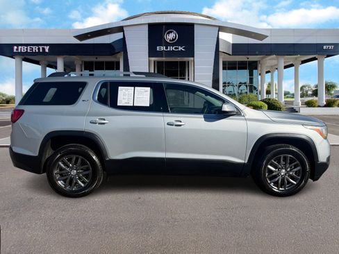Used 2018 GMC Acadia SLT image 2