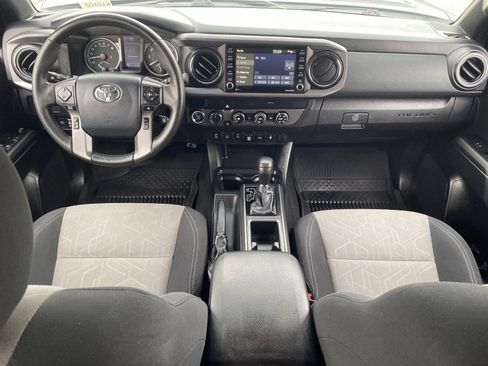 Used 2020 Toyota Tacoma TRD Sport w/ Technology Package image 15