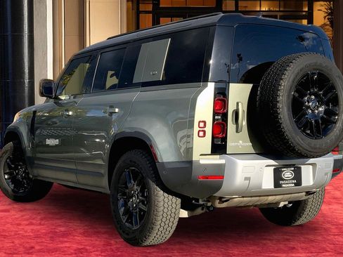 Used 2024 Land Rover Defender 110 S image 11