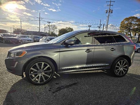 Used 2017 Volvo XC60 T6 Inscription w/ Preferred Option Package image 6
