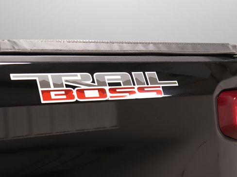 Used 2019 Chevrolet Silverado 1500 LT Trail Boss AWD/4WD image 32
