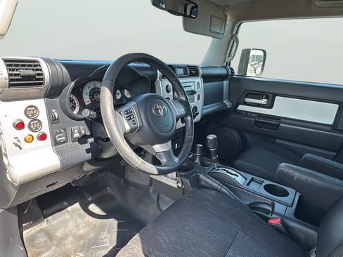 Used 2010 Toyota FJ Cruiser 4WD image 29