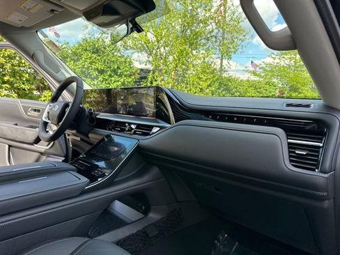 New 2026 INFINITI QX80 Luxe AWD/4WD image 15
